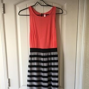 Xhilaration Sm maxi dress!